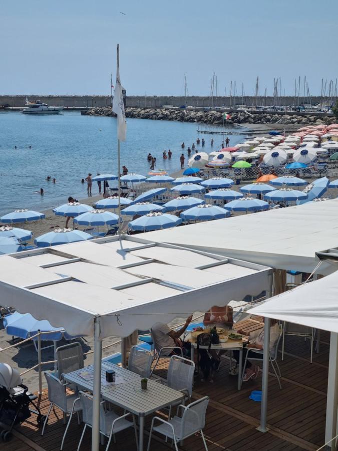 לאווניה Albergo Stella Di Mare מראה חיצוני תמונה