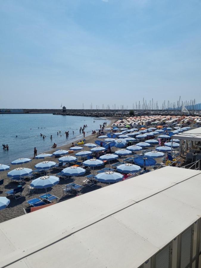 לאווניה Albergo Stella Di Mare מראה חיצוני תמונה